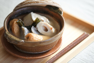 寒くなってきると食べたくなる土鍋に入ったおでん