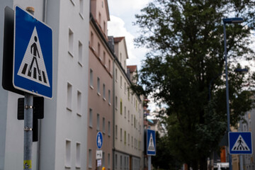 Schilder für Fußgänger