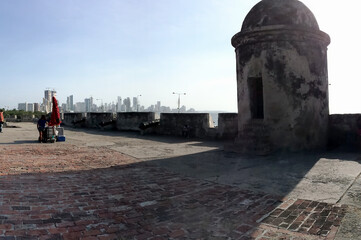 Murallas de Cartagena, foto tomada desde el fuerte. Colombia, ciudad amurallada.