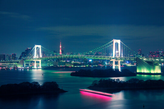 レインボーブリッジと東京タワーと船の軌跡,夜景, 港区,東京都