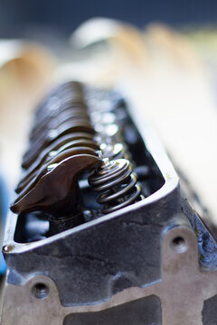 engine cylinder head