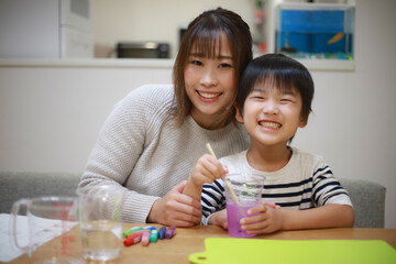 	スライムを作る親子