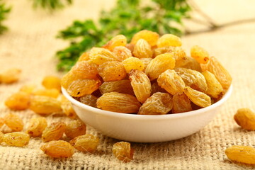 Delicious sun dried organic white raisins.
