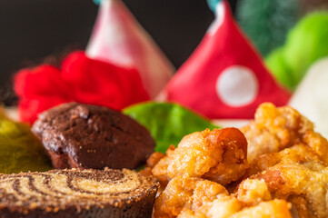 クリスマスのチキンとお菓子
