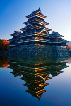 朝の水鏡の松本城, 日本,長野県,松本市