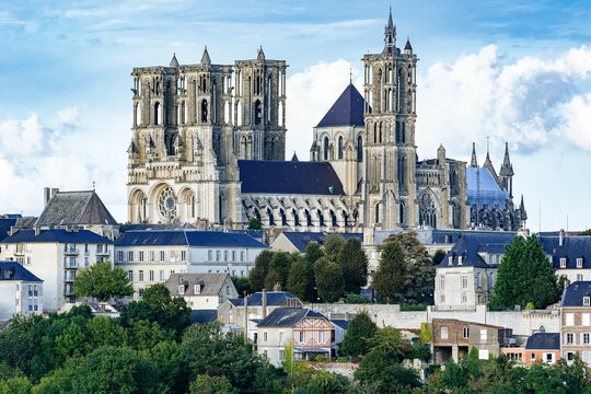 Fototapeta Cathedral in Laon, the medieval city and ancient capital of France