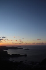 嵩山山頂の朝日の光　瀬戸内アルプス！瀬戸内海の日の出！周防大島展望テラスから見た景色