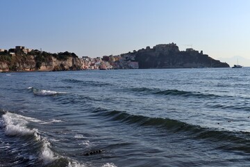 Procida – Baia di Corricella dalla Spiaggia della Chiaia