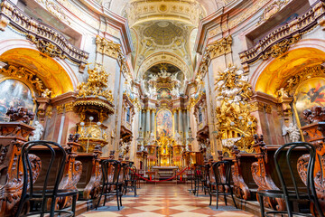 Interiors of St. Peter church (Peterskirche) in Vienna, Austria - obrazy, fototapety, plakaty