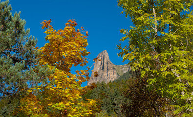 Obraz premium Tozal de Mallo in autumn, Ordesa y Monte Perdido National Park, Huesca.