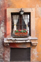 Fototapeta na wymiar Rome window with flowers