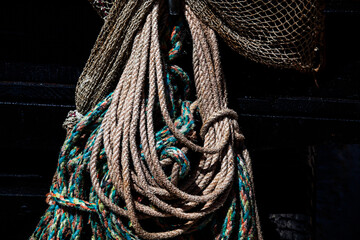 Pormenor de cordas de pescadores - 465981335