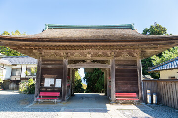 日本のお寺の門