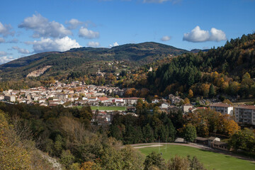 Fototapeta na wymiar Lamastre petite commune d'Ardèche dans la vallée du Doux