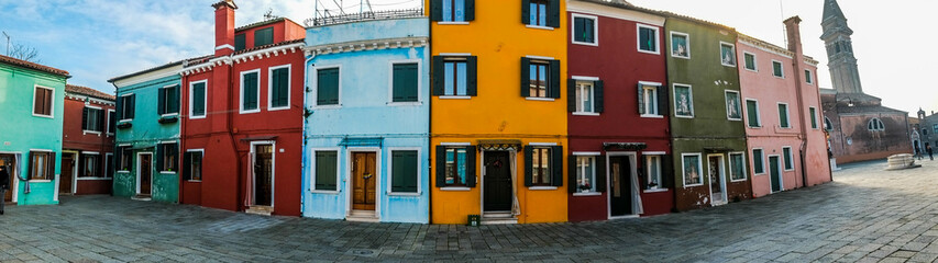 Fototapeta na wymiar View of the houses of Burano, each one a different color