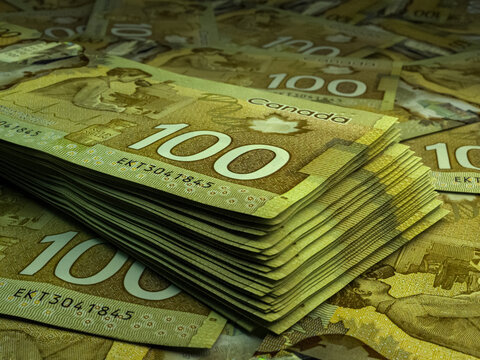 100 canadian dollar bill 50 hi-res stock photography and images