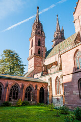 Obraz premium Basel, Münster, Kirche, Kreuzgang, Münsterplatz, Grossbasel, Altstadt, Stadt, Pfalz, Rhein, Georgsturm, Martinsturm, Altstadthäuser, Herbst, Schweiz