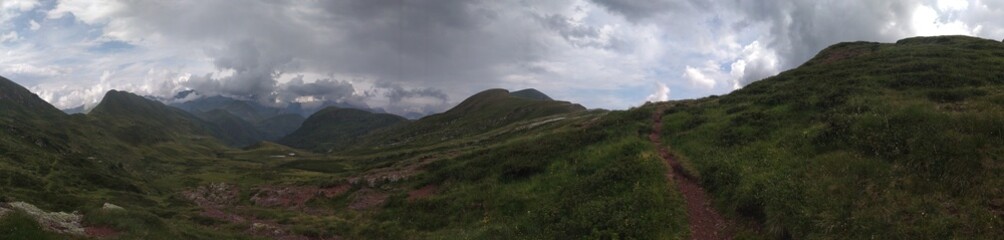 panorama of the mountains © Aurora