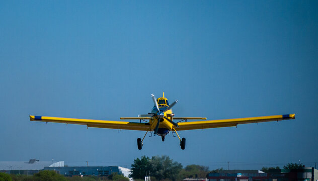 Avi&oacute;n hidrante 1