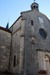 Fototapeta na wymiar church of Flavigny in Burgundy, France 