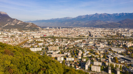 Obraz premium Grenoble depuis les hauteurs de Seyssinet