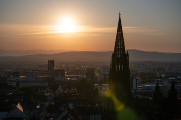 Naklejka premium Freiburg im Breisgau Deutschland Münster Kirche Sonnenuntergang