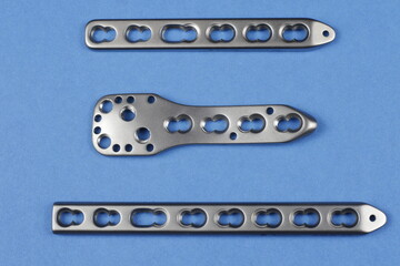 Surgical plates for osteosynthesis in case of bone fractures