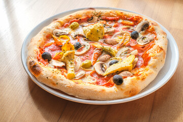 Selbstgemachte Pizza, zuhause, Bachrohr