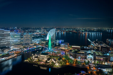 Fototapeta na wymiar Yokohama Minato Mirai 21 seaside urban area in central Yokohama at Magic hour.