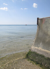 Naklejka premium boat on the sea