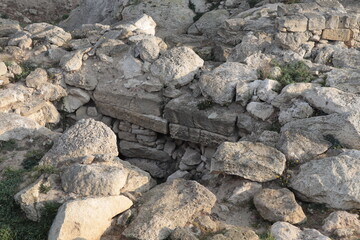More gray rocks and boulders in the mountains.