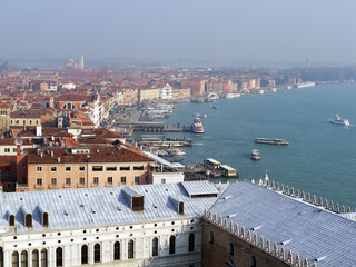 Blick vom Campanile Di San Marco auf die Lagune Richtung Arsenale - Venedig, Italien
