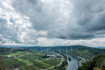 P&uuml;nderich Mosel Sonne Schatten Spiel