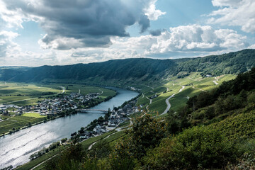P&uuml;nderich Mosel Sonne Schatten Spiel
