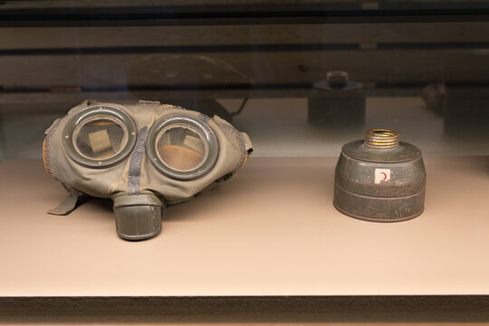 WW I (World War One) Turkish Gas Mask, Soldier