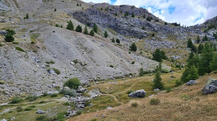 mountains and trails in digne les bains