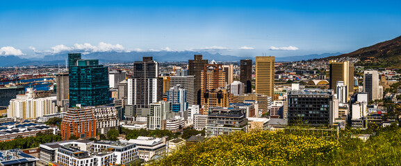 Fototapeta premium Parmoramo shot of Cape Town city on a spring day