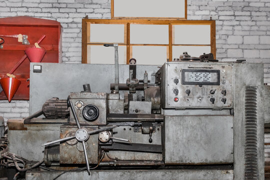 Lathe revolver old machine equipment for locksmith work in an industrial plant