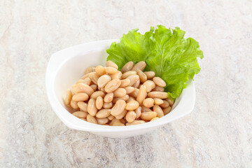 White canned beans for vegan suisine