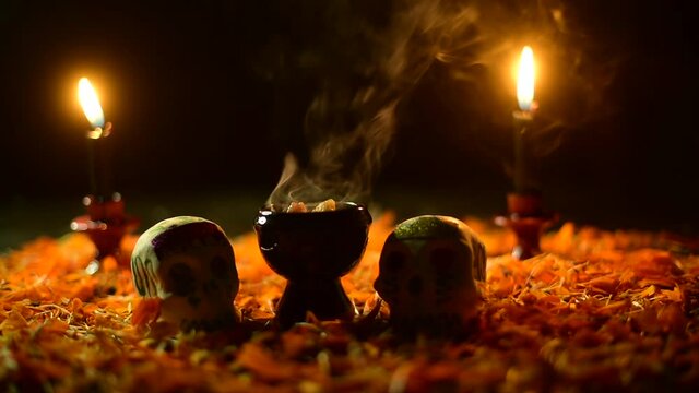 Incienso Ofrenda d&iacute;a de muertos calaveras velas flor de cempas&uacute;chil tradiciones 