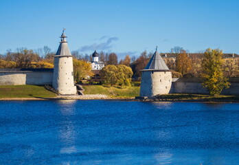 Fototapeta na wymiar The ancient Kremlin of the city of Pskov on the Velikaya River.
