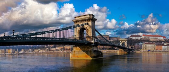 Szechenyi-Kettenbrücke über die Donau, Budapest, Ungarn.