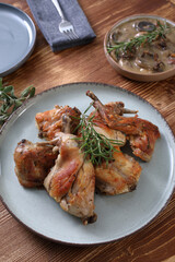 carne di coniglio arrosto