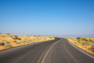 Fototapeta na wymiar landscape on the road in Antelope island state park in salt lake city in Utah