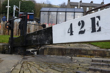 canal lock gates, victorian river transport infrastructure 