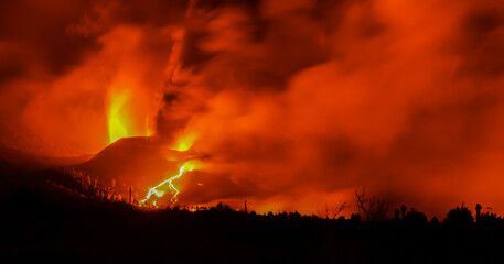 Fototapeta premium Volcano Eruption in La Palma. Canary Islands 