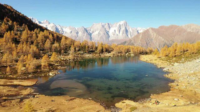 Lago d' Arpy. Valle d'Aosta. 
