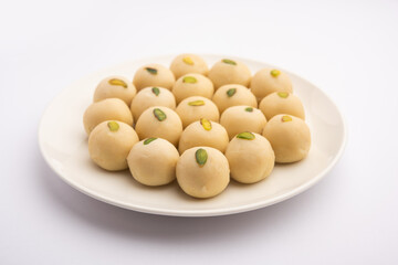 Malai peda or cream pera