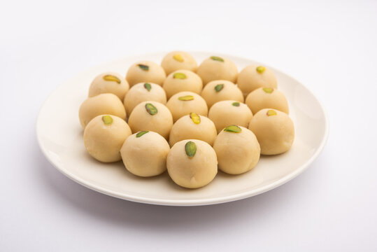 Coconut Kesar Peda – An easy Diwali Sweet to make with the kids –  TheIndianMom.Com