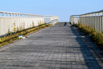 Obraz premium bridge and blue sky